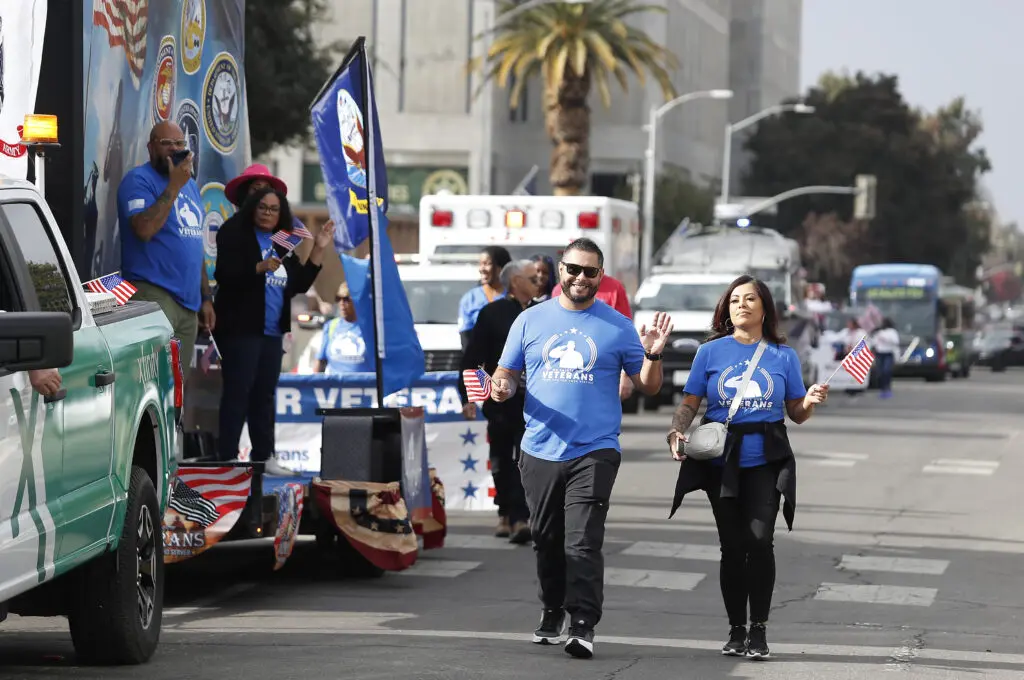 Comcast Celebrates Military Veterans at the 105th Central Valley Veterans Day Parade