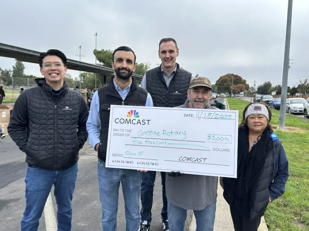 Comcast California partnered with the Merced County Food Bank and Gustine Rotary to bring holiday food distribution to 400 families in Gustine