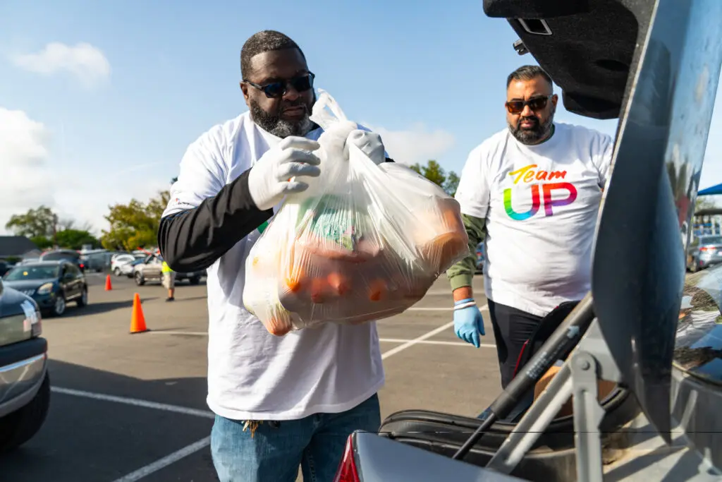 Comcast California employees volunteer at food distribution event in Yolo County