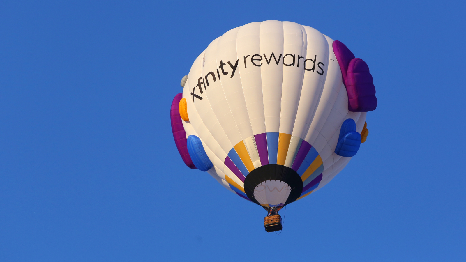 Comcast Unveils Xfinity Rewards Hot Air Balloon at the 49th Annual ClovisFest & Hot Air Balloon Fun Fly. Clovis, CA